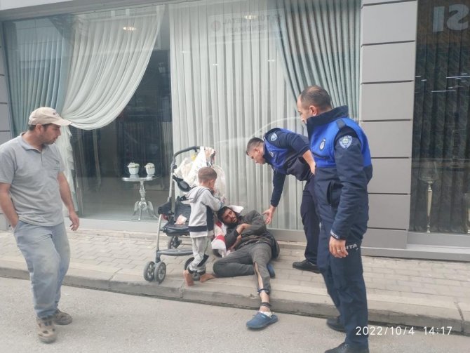Bursa’da Dilencinin Zabıtaya Direnme Anları Kamerada