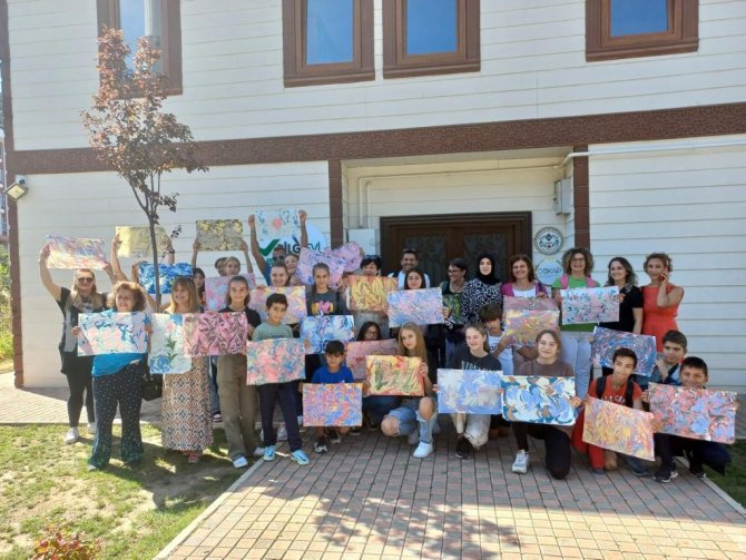 Yabancı Öğrenciler Bilgi Evinde Ebru Sanatı İle Tanıştı