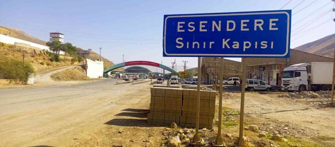 Başkan Çoğaç: “İ̇ranlı Turistlerin Kimlikle Günübirlik Yüksekova’da Alışverişlerini Yapması İçin Çalışma Başlattık”