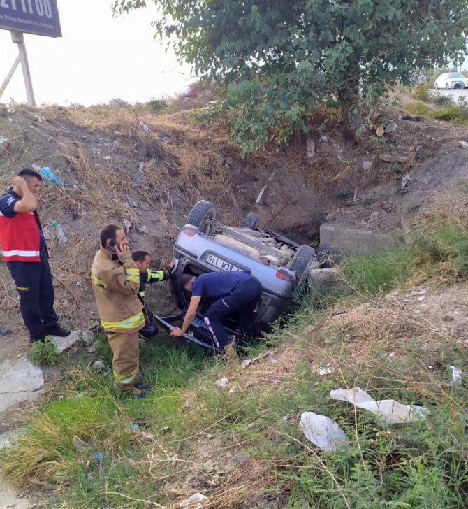 Hatay’da Takla Atarak Devrilen Otomobilin Sürücüsü Yaralandı