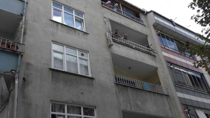 Sultangazi’de Yabancı Uyruklu Kadın Evinde Ölü Bulundu