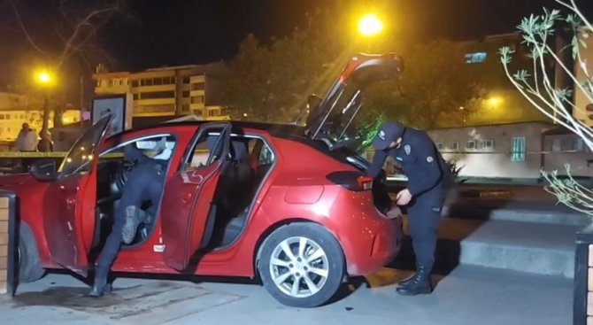 Polisin "Dur" İhtarına Uymayan Araç Kovalamaca Sonucunda Yakalandı