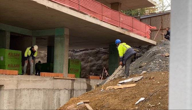 Kadıköy’de İnşaatta Toprak Kayması: Bir İşçi Toprak Altında Kaldı