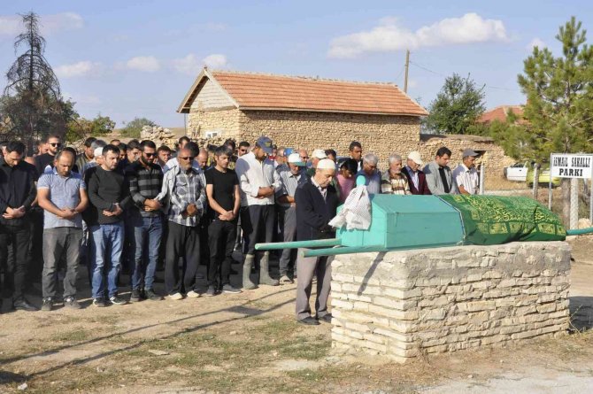 Karaman’da Köpeğin Saldırısı Sonucu Ölene Kadın Toprağa Verildi