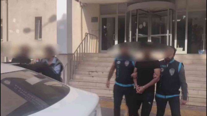 Kız Arkadaş Bahanesiyle İş Yerini Yağmayalan Şahıslar Yakalandı