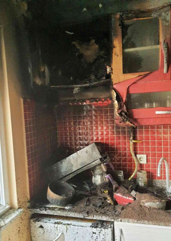 Evin Mutfağında Çıkan Yangın Korkuttu