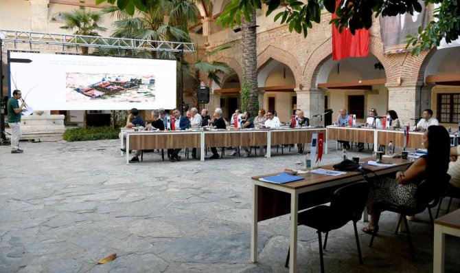 Kuşadası Kent Meydanı Projesi İçin Geri Sayım Başladı