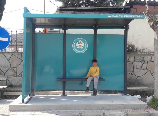 Manisa’da 300 Yeni Otobüs Durağının Montajı Başladı