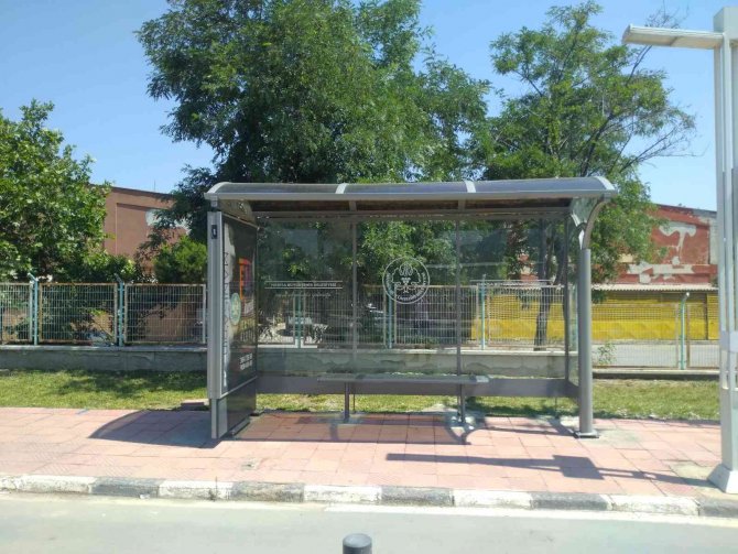 Manisa’da 300 Yeni Otobüs Durağının Montajı Başladı