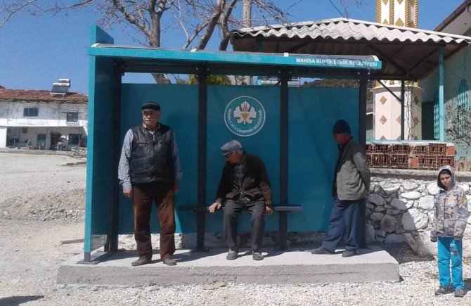 Manisa’da 300 Yeni Otobüs Durağının Montajı Başladı