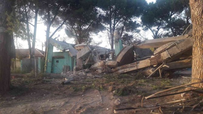 Urganlı’da 55 Yıllık Ayaklı Su Deposunun Yıkımı Yapıldı