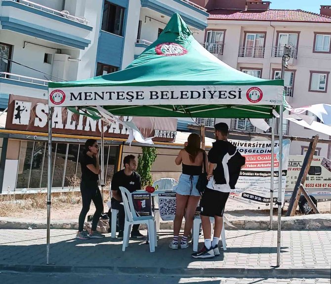 Üniversite Öğrencilerine Stantla Tanıtım