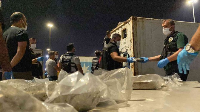 Muz Konteynerinde 48 Kilo 800 Gram Kokain Ele Geçirildi