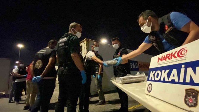 Muz Konteynerinde 48 Kilo 800 Gram Kokain Ele Geçirildi