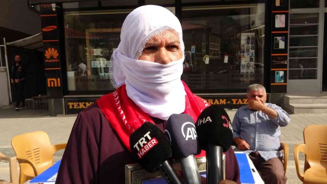 Muş’ta Annelerin Evlat Nöbeti Devam Ediyor