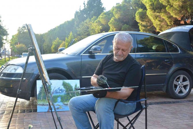 50 Yıldır Hayallerini Tuvale Resmediyor