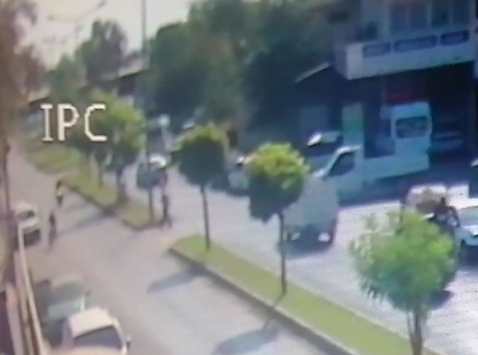 Antalya’da İki Motosiklet Çarpıştı, Sürücüler Yaralandı