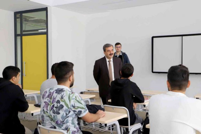 Sbtü Öğrencileri Sektörün Devlerini Yerinde İnceledi