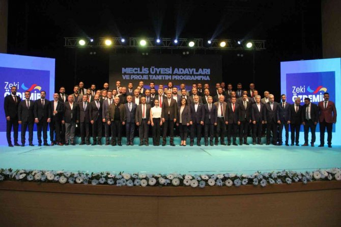 Özdemir’den Gövde Gösterisi