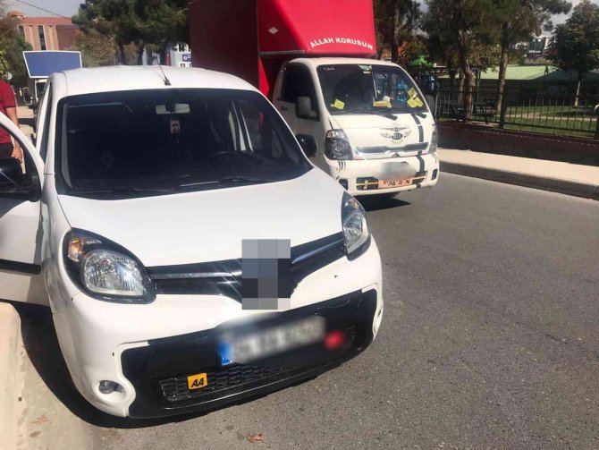 Ümraniye’de Çakarlı Araçla Trafiğe Çıkıp Sosyal Medyadan Paylaşınca Yakayı Ele Verdi