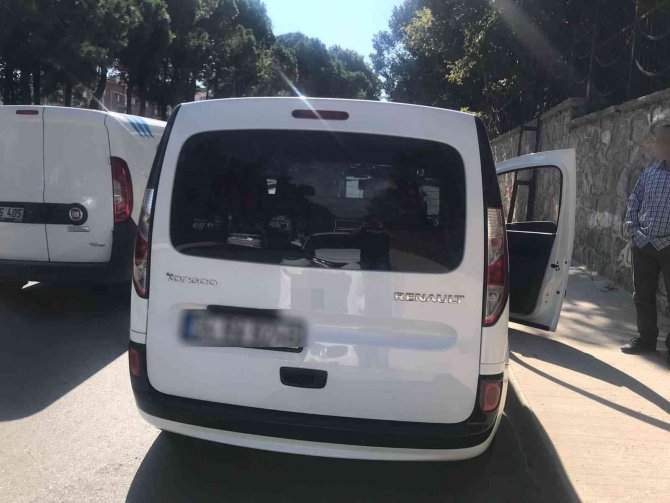 Ümraniye’de Çakarlı Araçla Trafiğe Çıkıp Sosyal Medyadan Paylaşınca Yakayı Ele Verdi