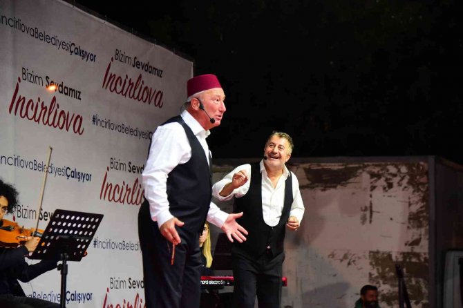 İ̇ncirliova’da ‘Ortadaki Oyun’ Büyük İlgi Gördü