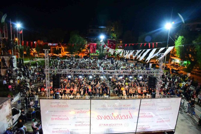 İ̇ncirliova’da ‘Ortadaki Oyun’ Büyük İlgi Gördü