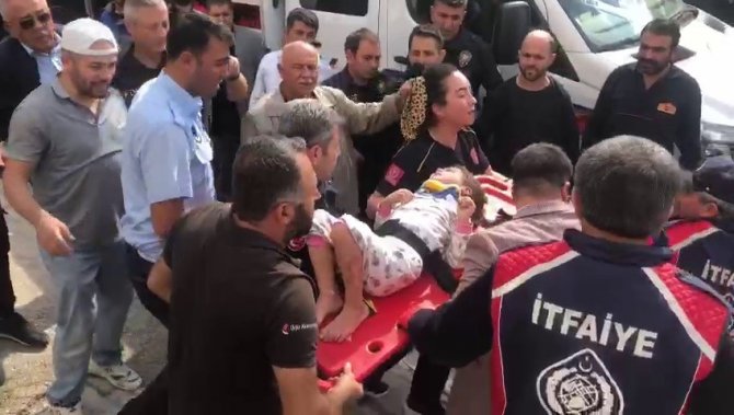 Patlamada Yıkılan Evin Enkazından 4 Kişi Sağ Çıkartıldı
