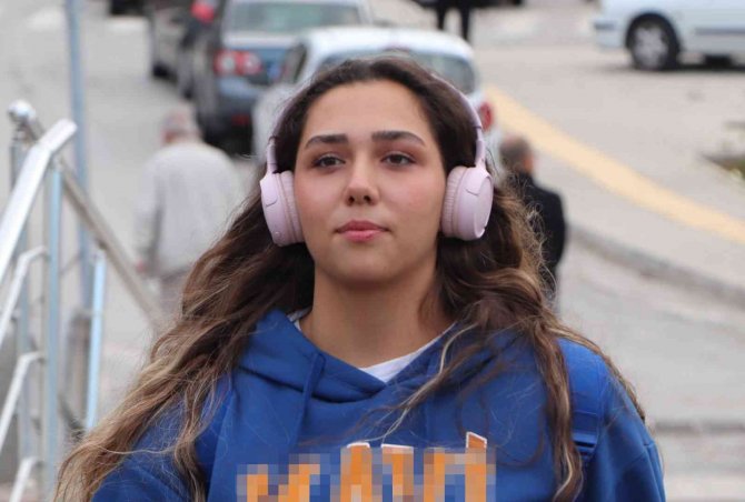 Vatmanın Yaptığı Ani Fren Genç Kızın Hayatını Kurtardı