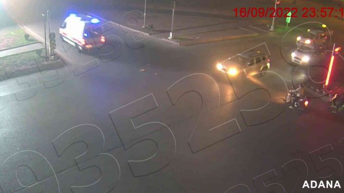 Motosiklet Ambulansa Çarptı