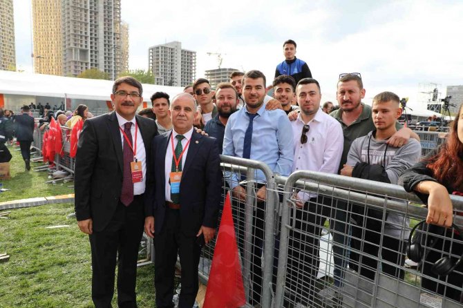 Şehzadeler Belediyesi ‘Tam Bana Göre Gençlik Festivali’ne Katıldı