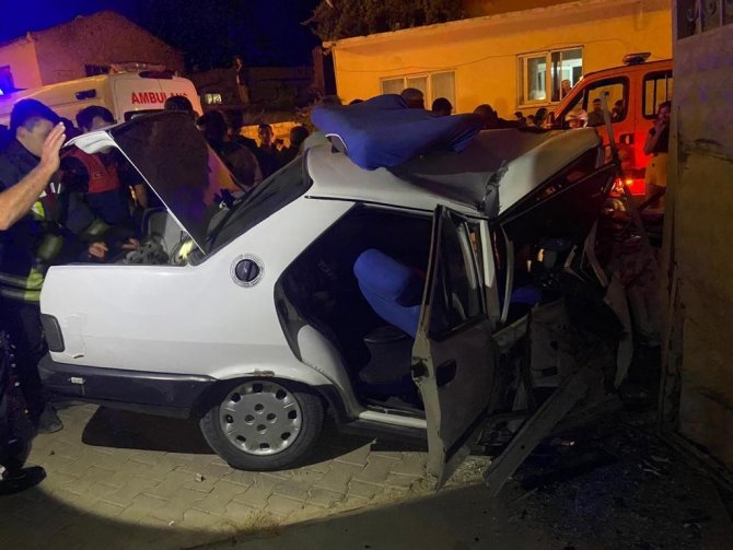 Kontrolden Çıkan Otomobil Evin Duvarına Çarptı: 1 Yaralı
