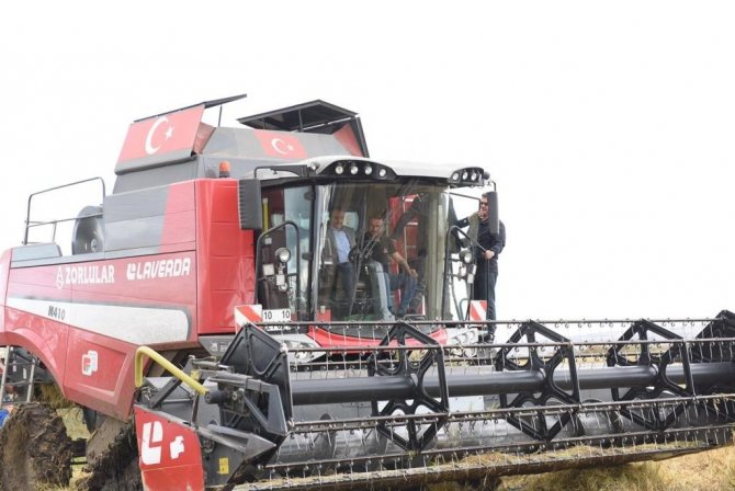 Balıkesir Valisi Şıldak Gönen’de Çeltik Hasadına Katıldı