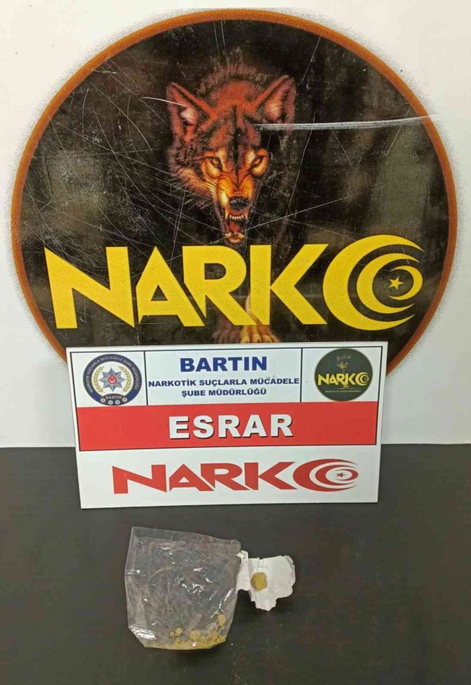 Şüpheli Araçlarda Uyuşturucu Bulundu