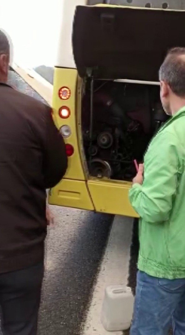Beykoz’da İ̇ett Otobüsünde Çıkan Yangın Vatandaşlar Tarafından Söndürüldü