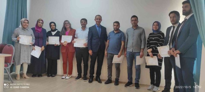 Güroymak’ta Öğretmenlere Başarı Belgesi Verildi