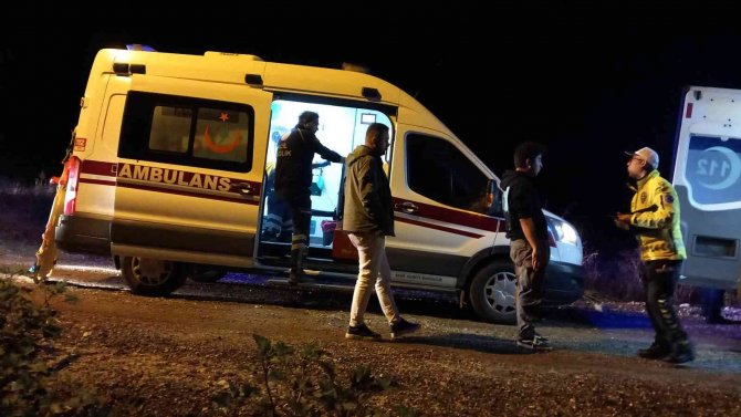 Virajı Alamayan Araç 10 Metreden Uçuruma Yuvarlandı: 6 Yaralı