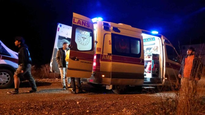 Virajı Alamayan Araç 10 Metreden Uçuruma Yuvarlandı: 6 Yaralı