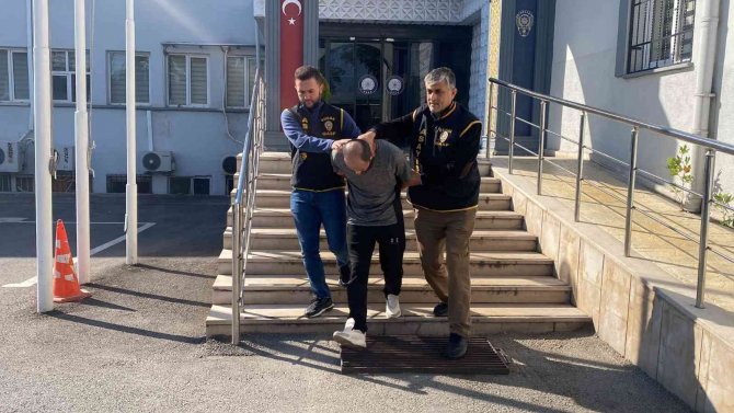 Motosikletin Sahibi Tarafından Yakalanınca Bıçak Çekip Kaçan Şüpheli, Adliyeye Sevk Edildi