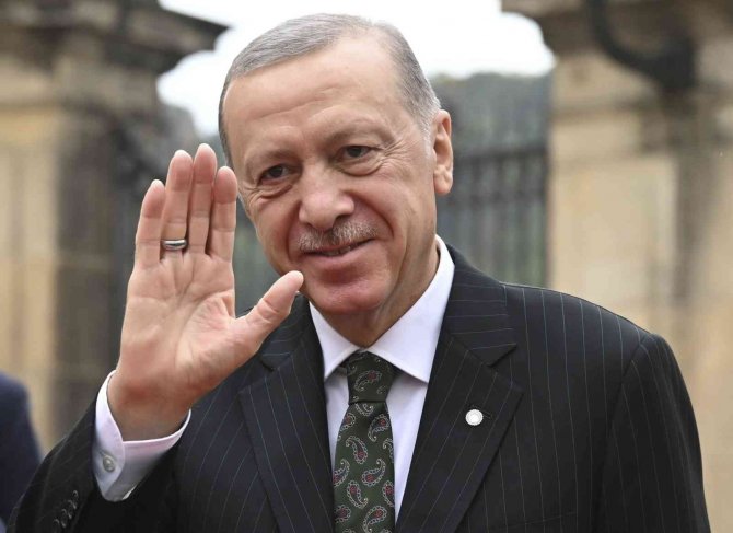Cumhurbaşkanı Erdoğan, Avrupa Siyasi Topluluğu Zirvesi’ne Katılıyor