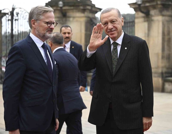 Cumhurbaşkanı Erdoğan, Avrupa Siyasi Topluluğu Zirvesi’ne Katılıyor