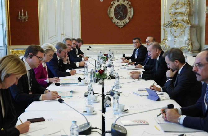 Cumhurbaşkanı Erdoğan, Ab Komisyonu Başkanı Leyen Ve Çekya Başbakanı Fiala İle Görüştü