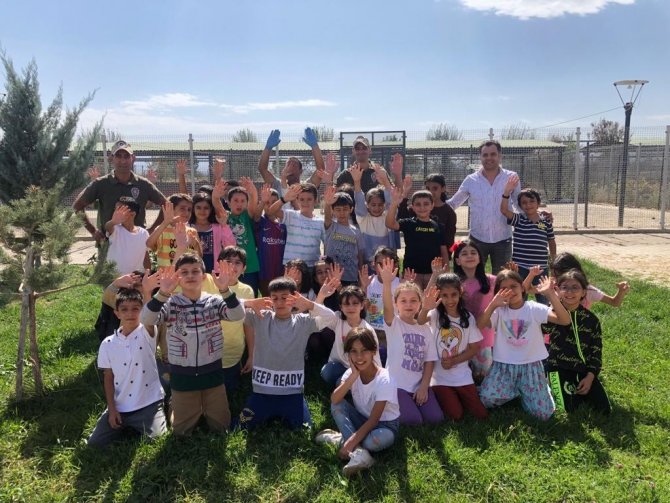 Bingöl’de Çocuklara Hayvan Sevgisi Aşılandı