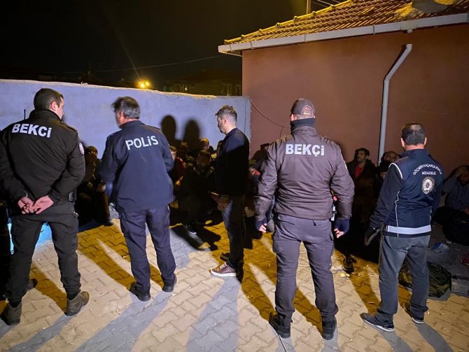 Müstakil Evde Yapılan Aramada 29 Düzensiz Göçmen Yakalandı