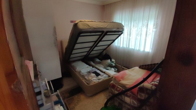 Tedaviye Giden Yaşlı Çiftin Evini Soydular