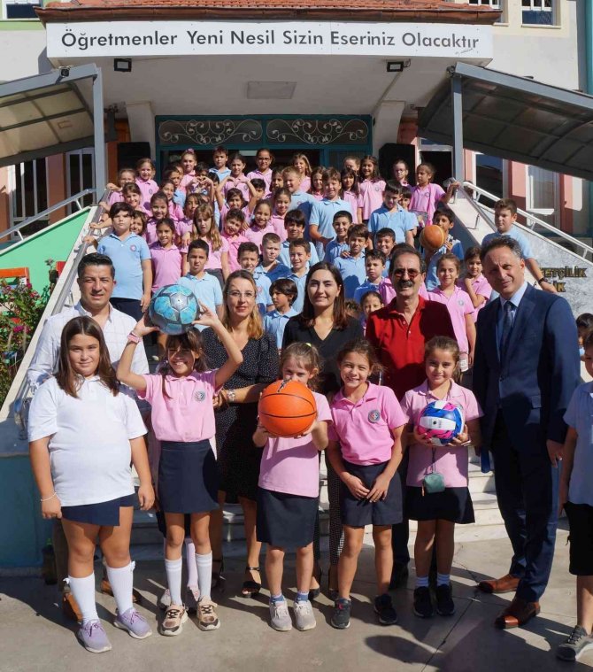 Marmaris’te En Çok Pil Toplayan Okullar Ödüllendirildi