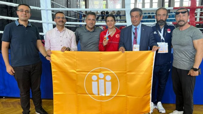 Millî Boksör Akbaş, Dünya Üniversiteler Şampiyonasında Altın Madalya Kazandı