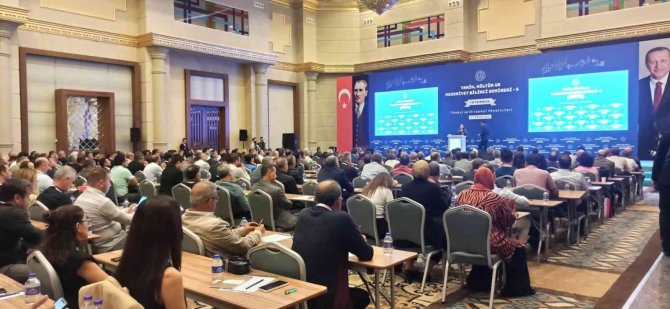 Milli Eğitim Bakanı Özer: "Öğrenci Derslerden Hangi Seviyede Olduğunu Kendi Seçecek"