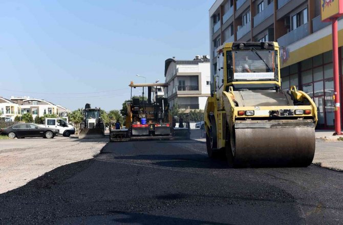 Güzeloba’da Yollar Yenileniyor