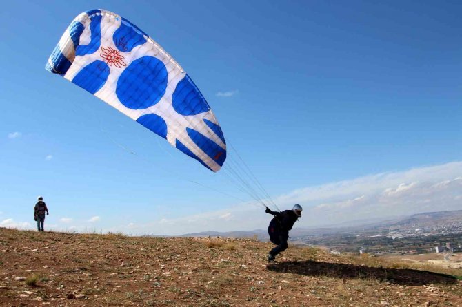 Sonunda Bu Da Oldu, Havada Usturalı Sakal Tıraşı